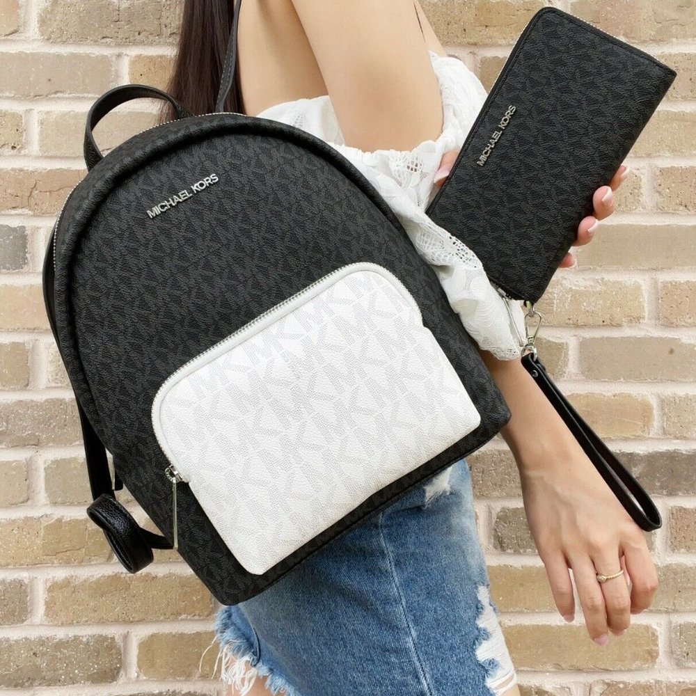 Bundle NWT Michael Kors Backpack & Wristlet - Picture 1 of 9
